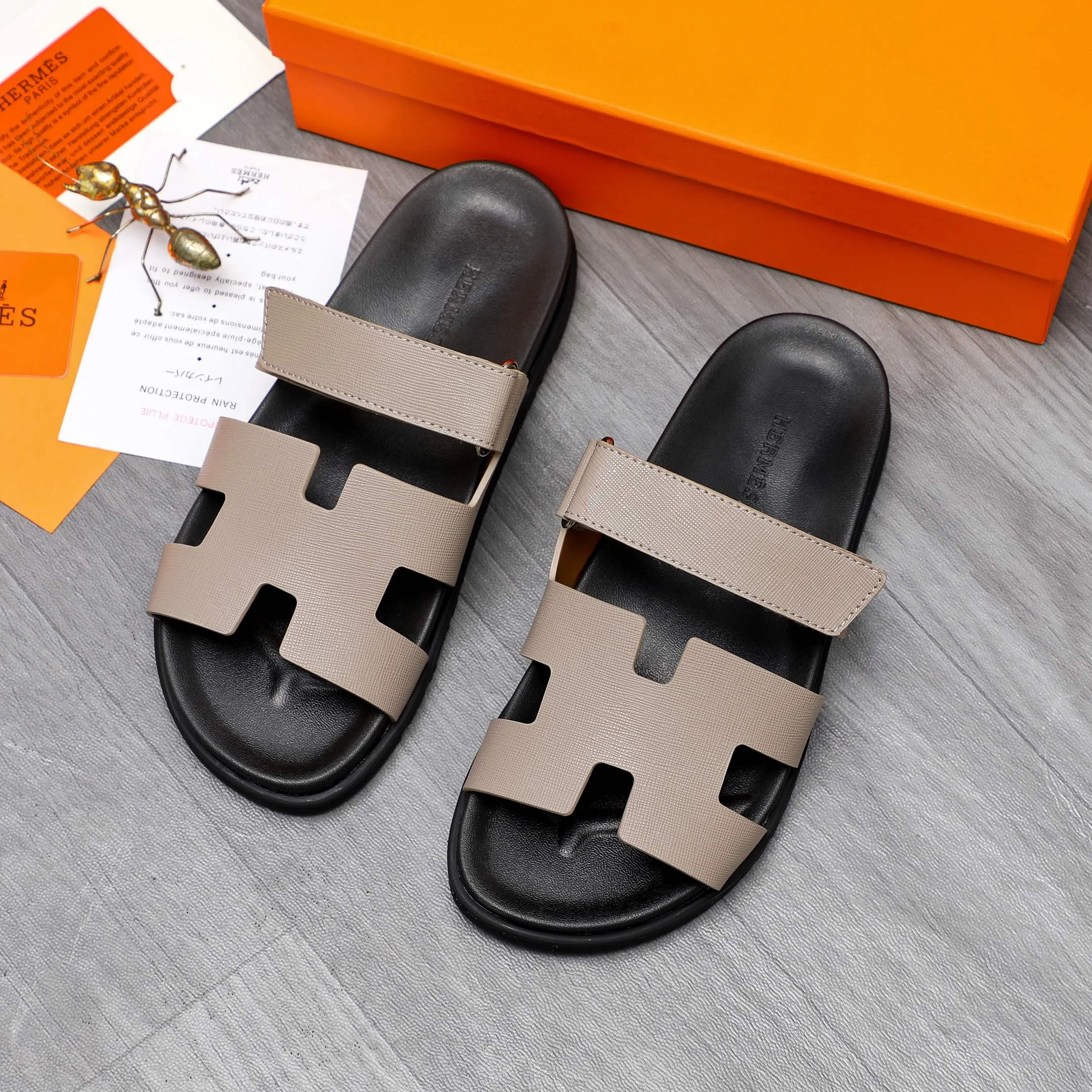 Men's shoes 💰340 Product trademark: Hermes "Hermes" Couple's slippers Regular size: 36-46 Product material: Selected vertical grain cowhide upper, microfiber lining, original outsole